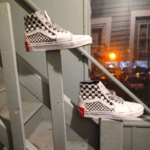 Vans Womens size 8.5 high top Sneakers